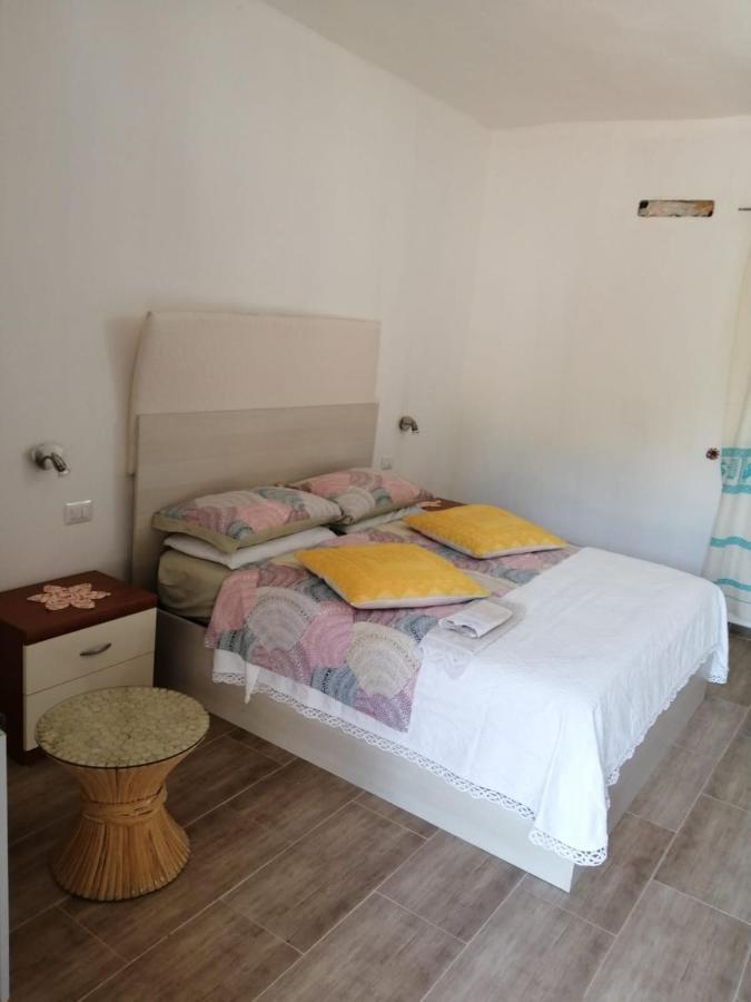 Elia'S House Bed & Breakfast Padru Bagian luar foto