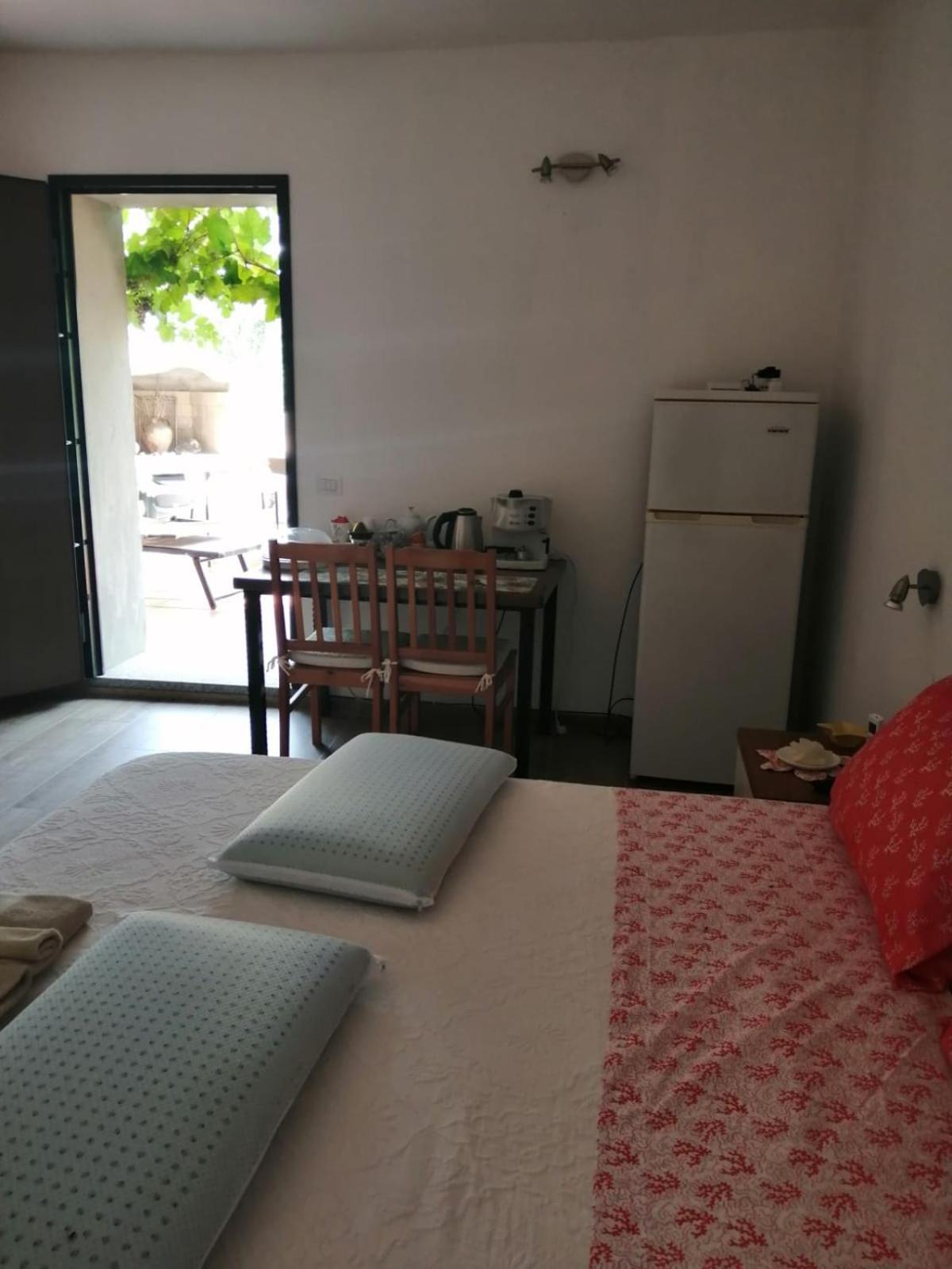 Elia'S House Bed & Breakfast Padru Bagian luar foto